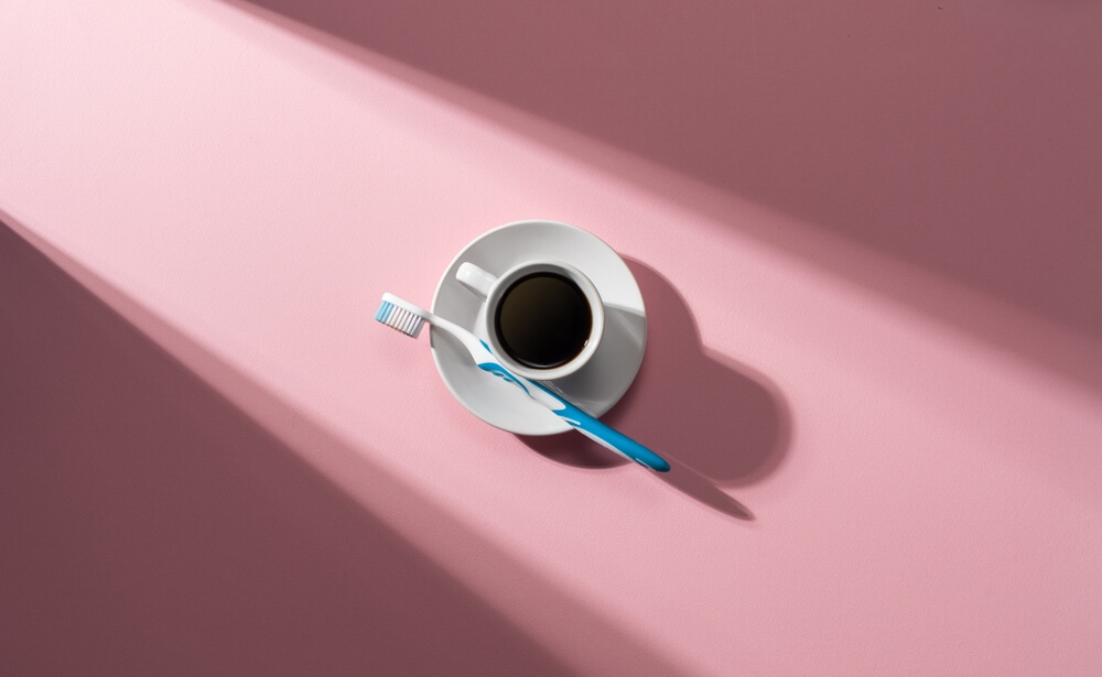 jak-kawa-herbata-i-papierosy-wplywaja-na-zeby